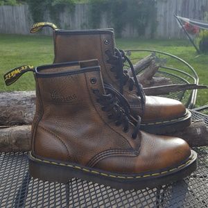 Dr Martens Brown Grizzly Boots Mint Condition Sz 8